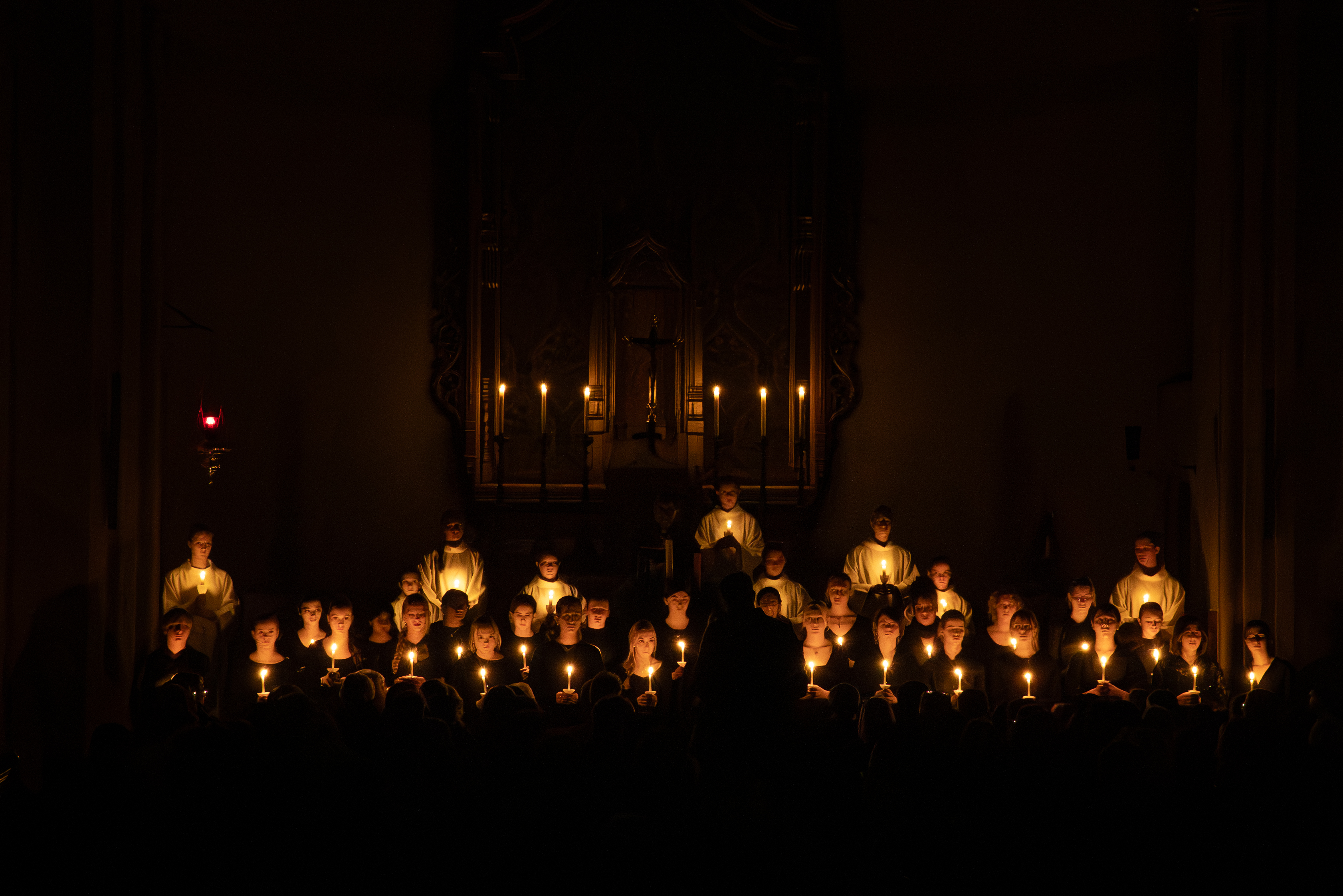 The Community Marks the Start of Advent